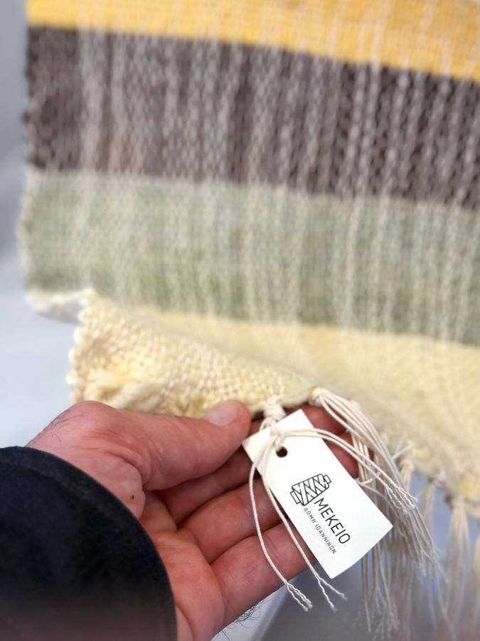 Στιγμιότυπα από την Έκθεση Υφαντικής που φιλοξενήθηκε στο Κέντρο Εικαστικών Τεχνών του Δήμου Αγίας Βαρβάρας, με τη συμμετοχή υφαντριών και υφαντών από όλη την Ελλάδα